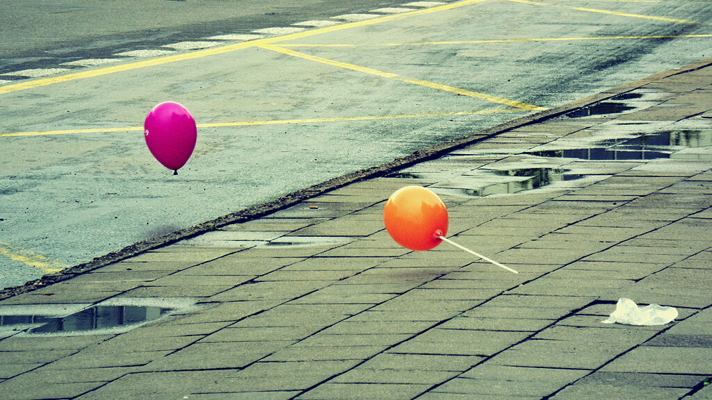 lone balloons in an street